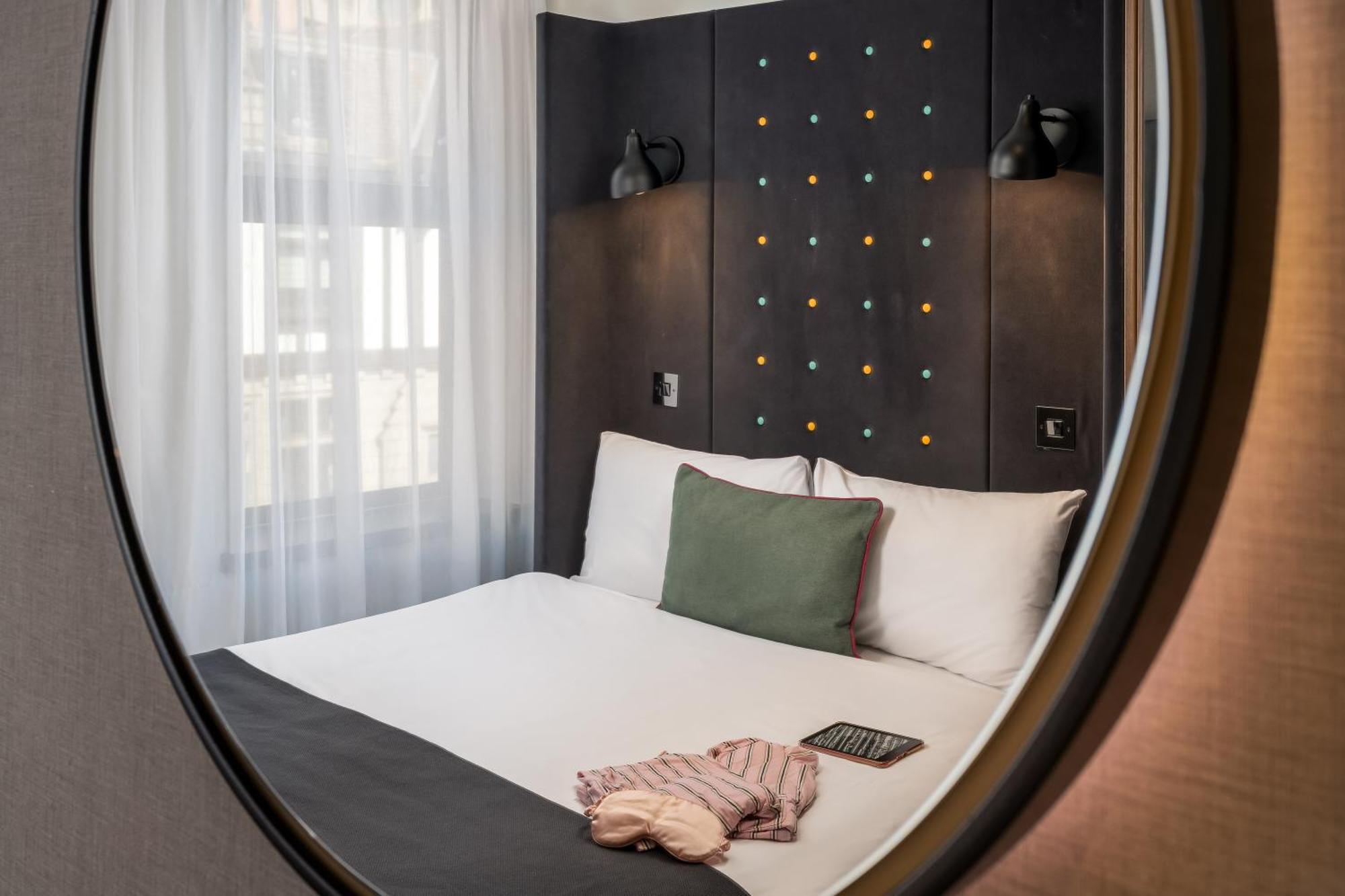 Cosy Double Room Window