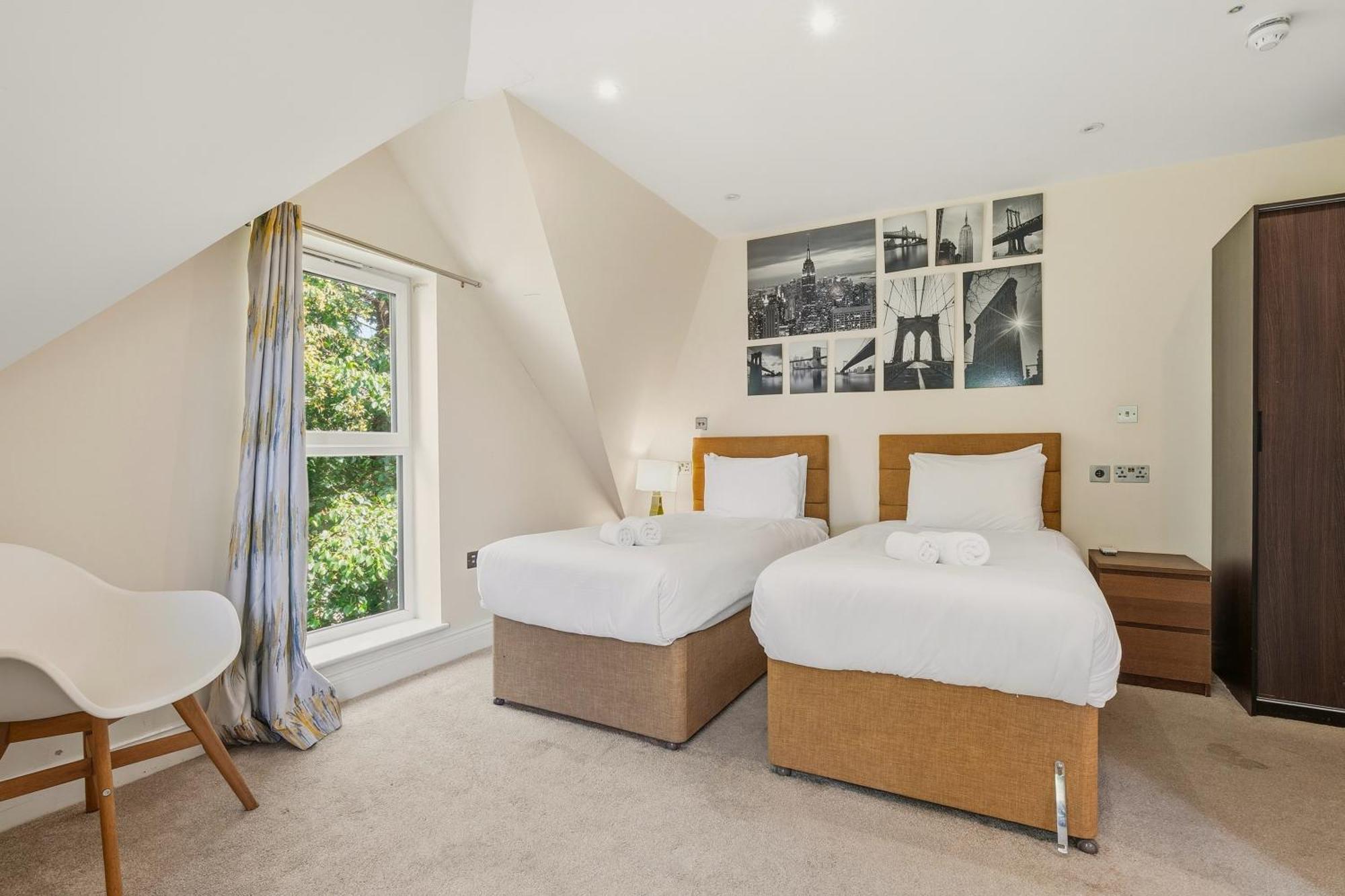 Deluxe Twin Room