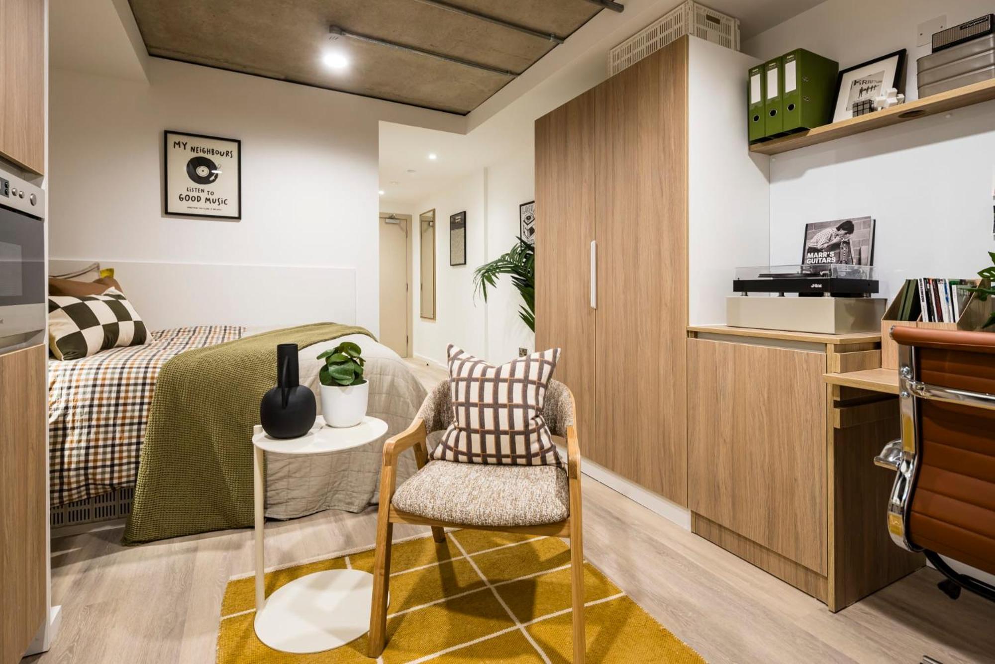 Studio Apartment