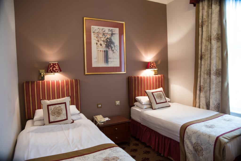 Quarto Superior com Cama de Casal ou 2 de Solteiro