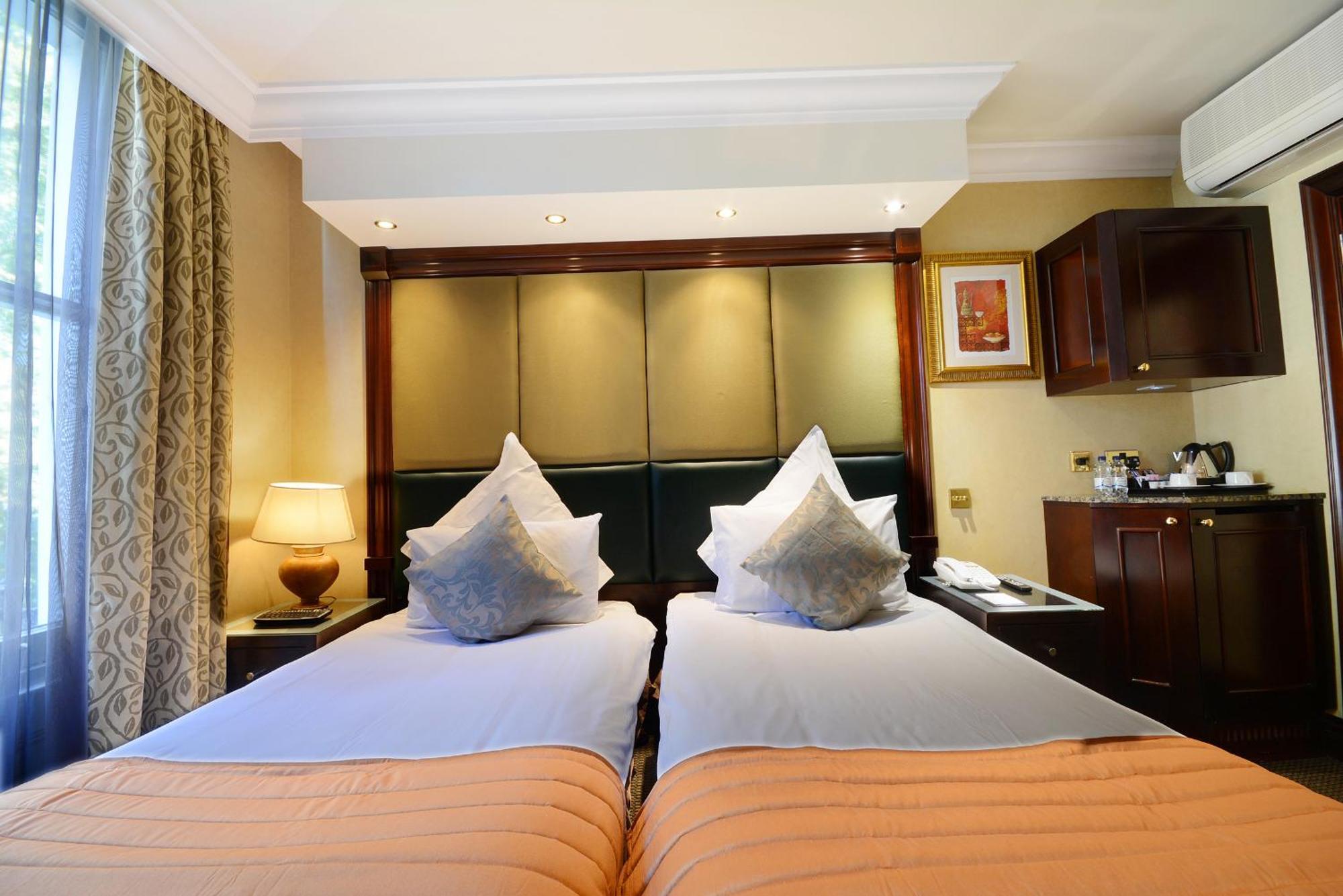 Quarto Deluxe com 2 Camas de Solteiro