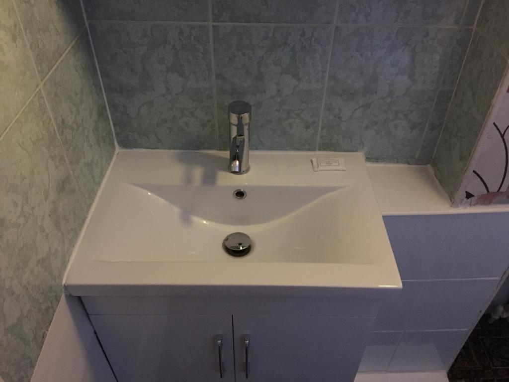Quarto Triplo Básico com Banheiro Compartilhado