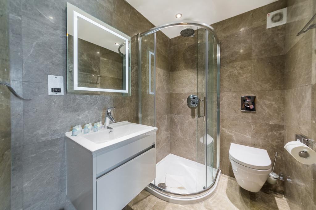 Family Room,1215314194:JPEG