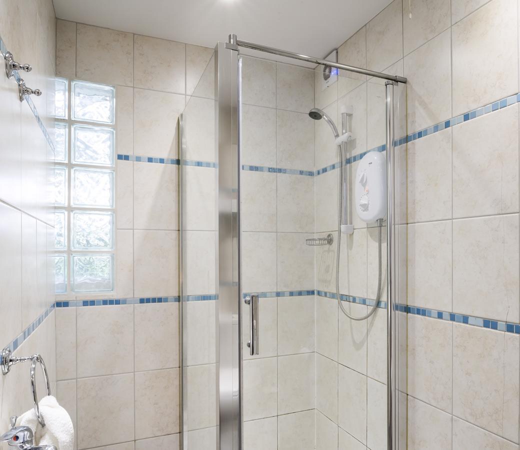 Single Room with Shared Bathroom