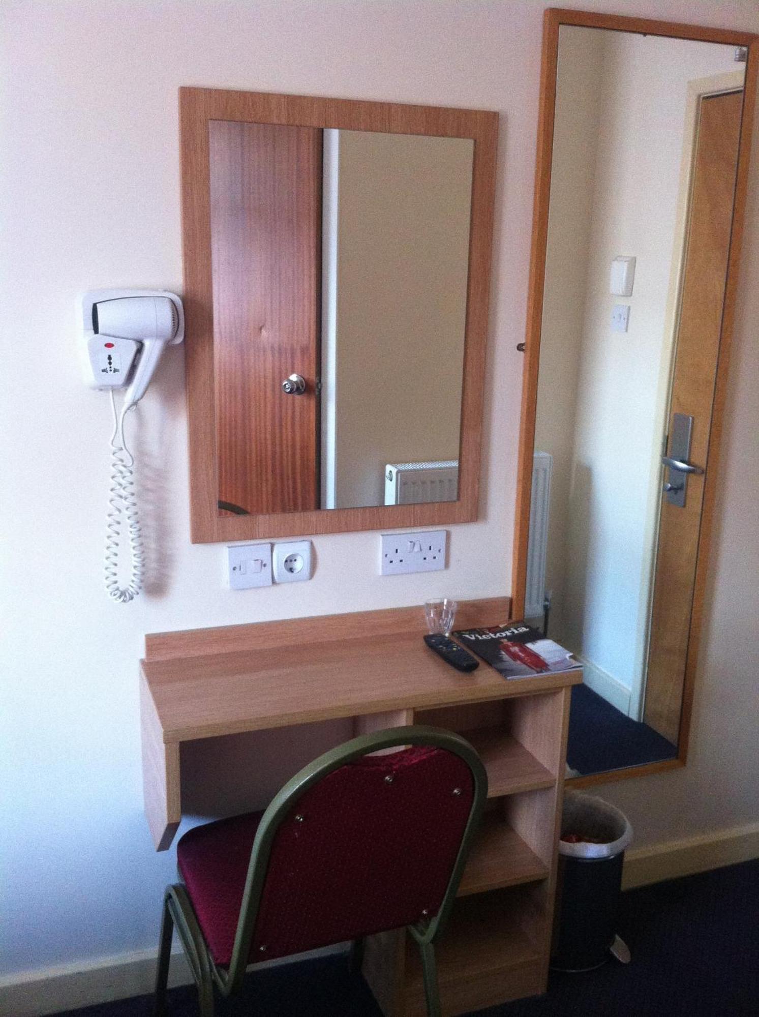 Single Room with private toilet and shower