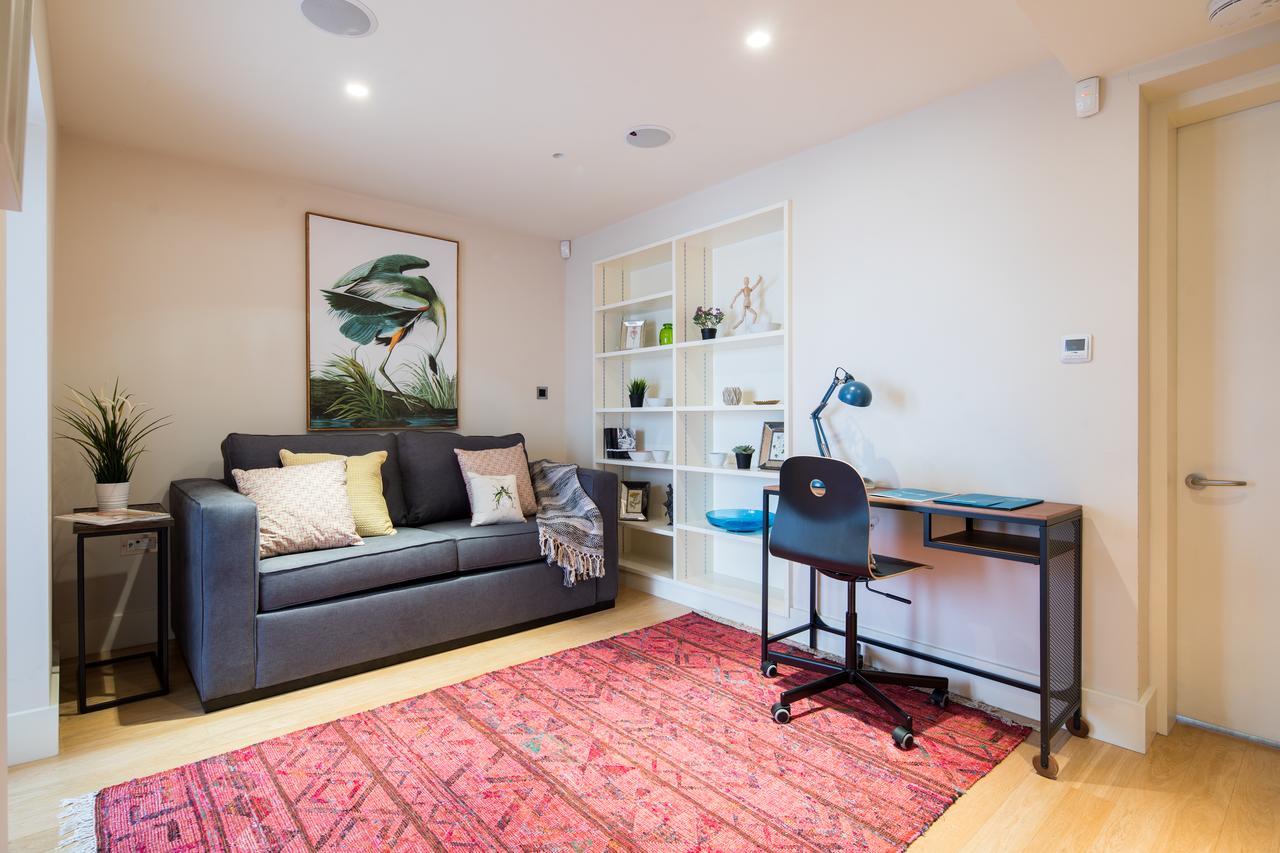 Villa Deluxe - Coulson Street