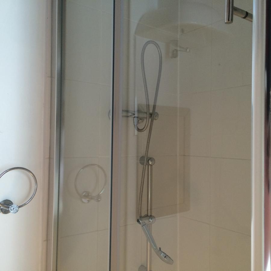 Eenpersoonskamer met Eigen Badkamer