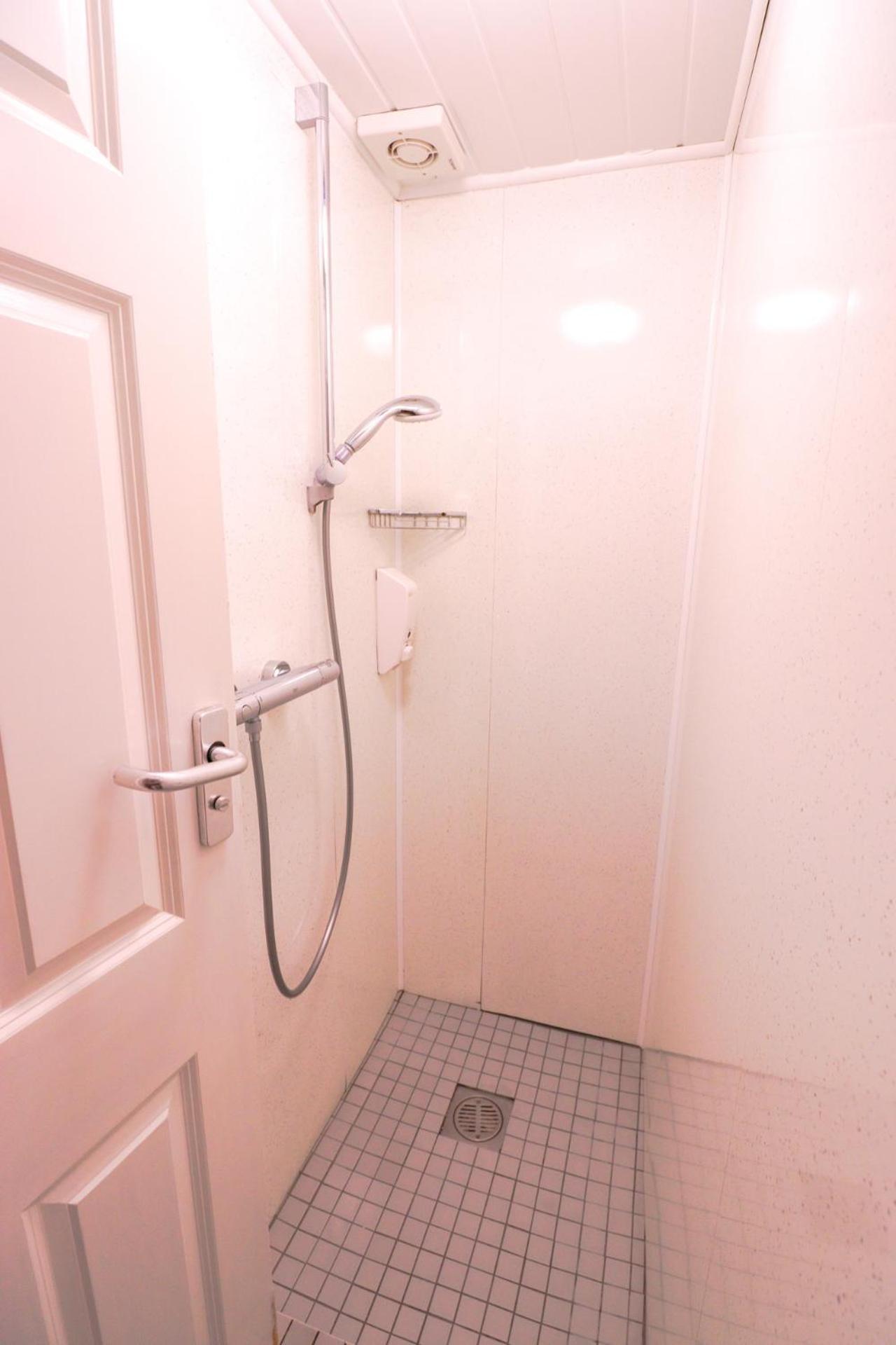 Habitación Doble con baño compartido - 2 camas