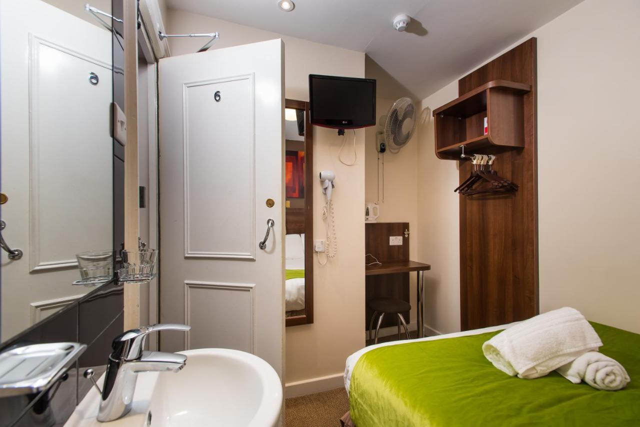 Habitación Doble con baño compartido