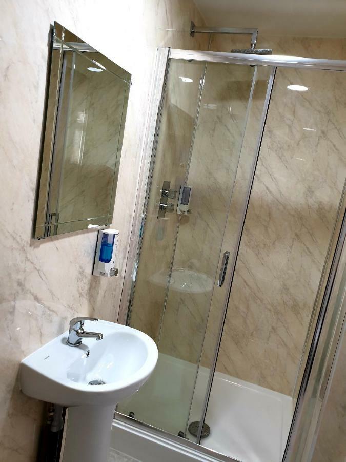 Quarto Duplo com Banheiro Privativo
