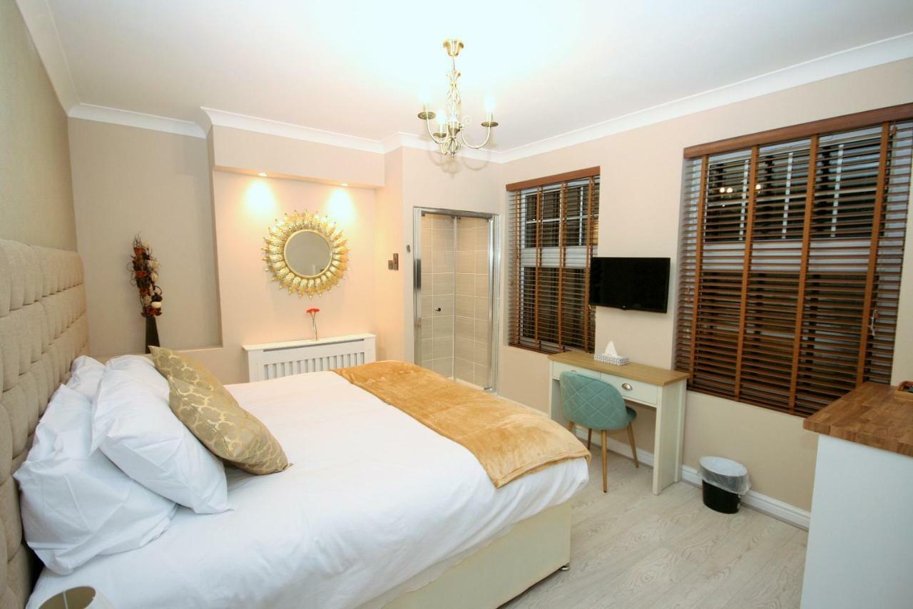 Large Double or Twin Room