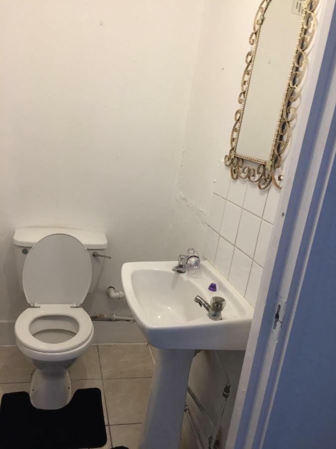 Pokój Dwuosobowy ze wspólną łazienką