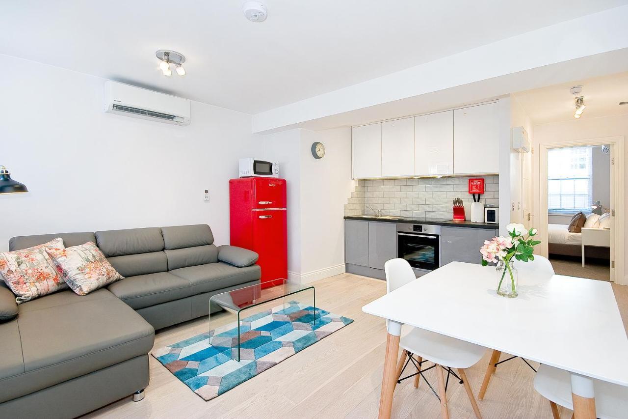 Holiday Home,925445707:JPEG