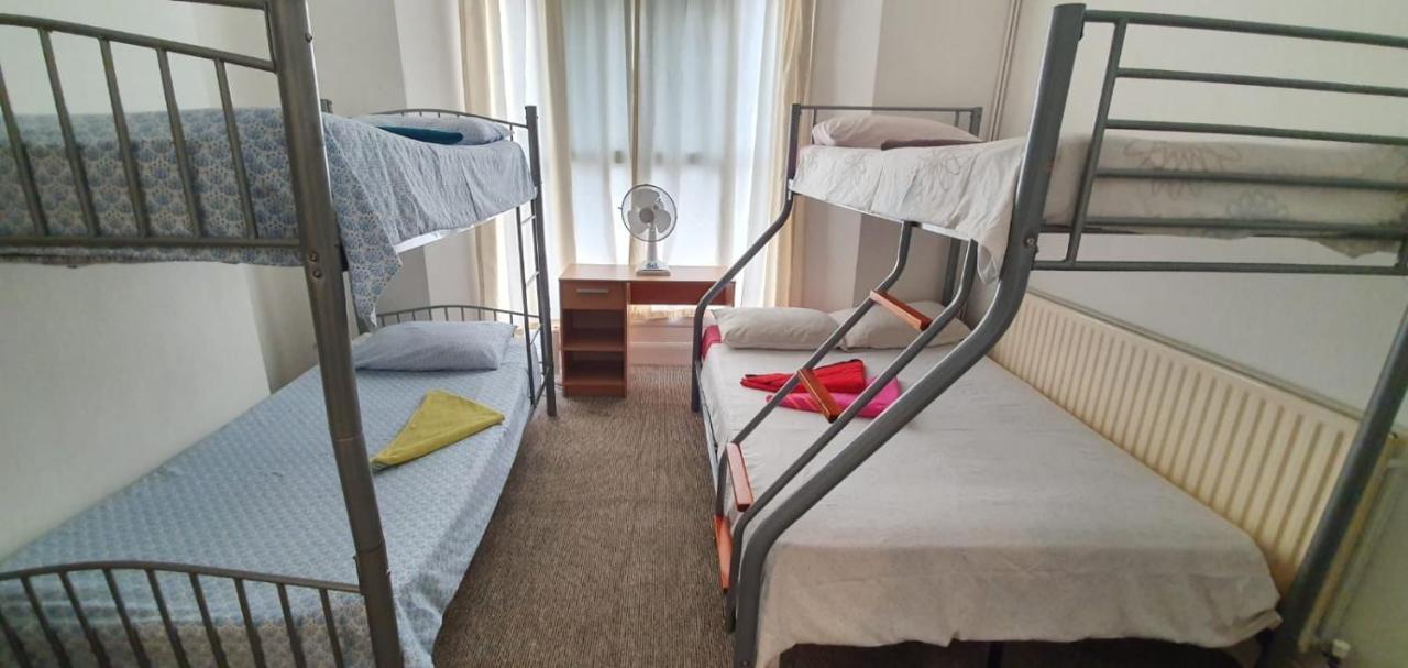 Camera Familiare con Bagno in Comune