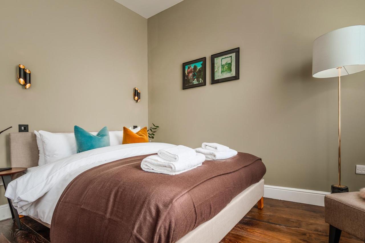 Studio,964103338:JPEG