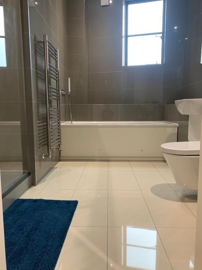 Family Room with Shared Bathroom,972961381:JPEG