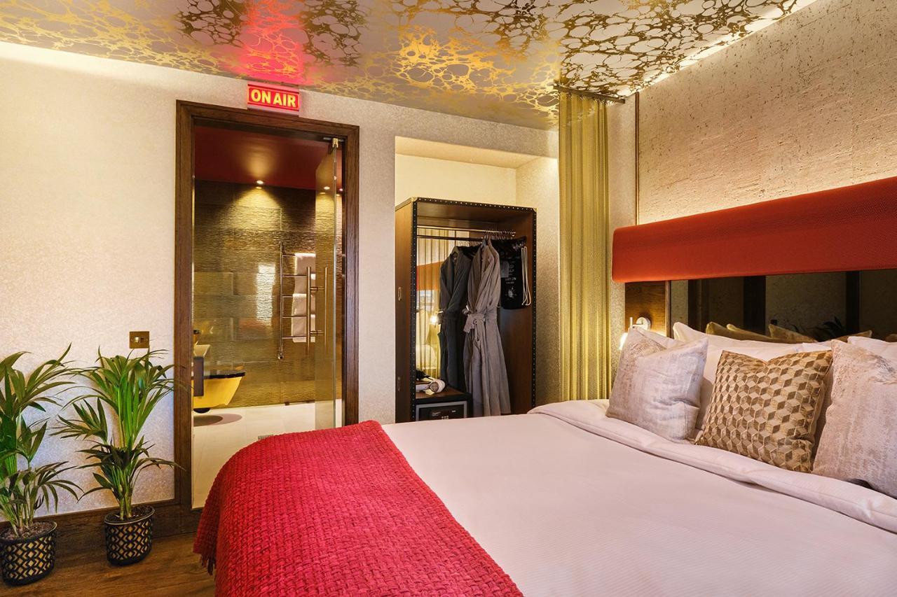 Pop Diva Suites