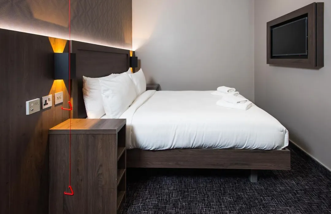 Brit Hotels Elephant Castle-1