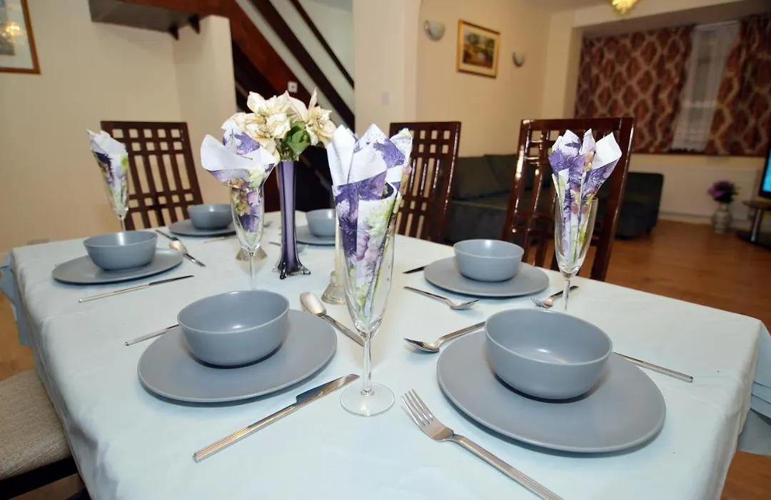 London Luxurious Sweet Home-1