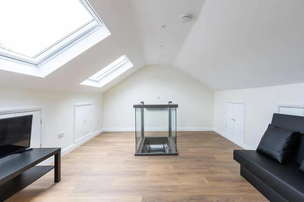 The Cumbria House 5 Bedroom House Stay-1
