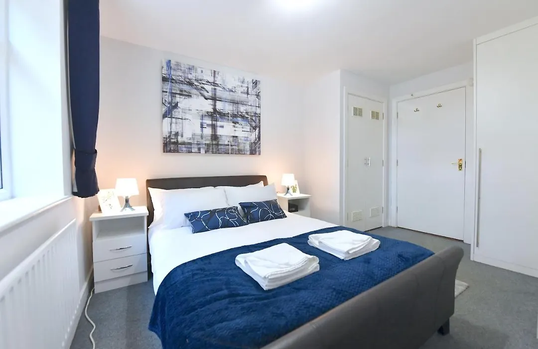 Clapham Junction - 2 Bedroom Apartment-1
