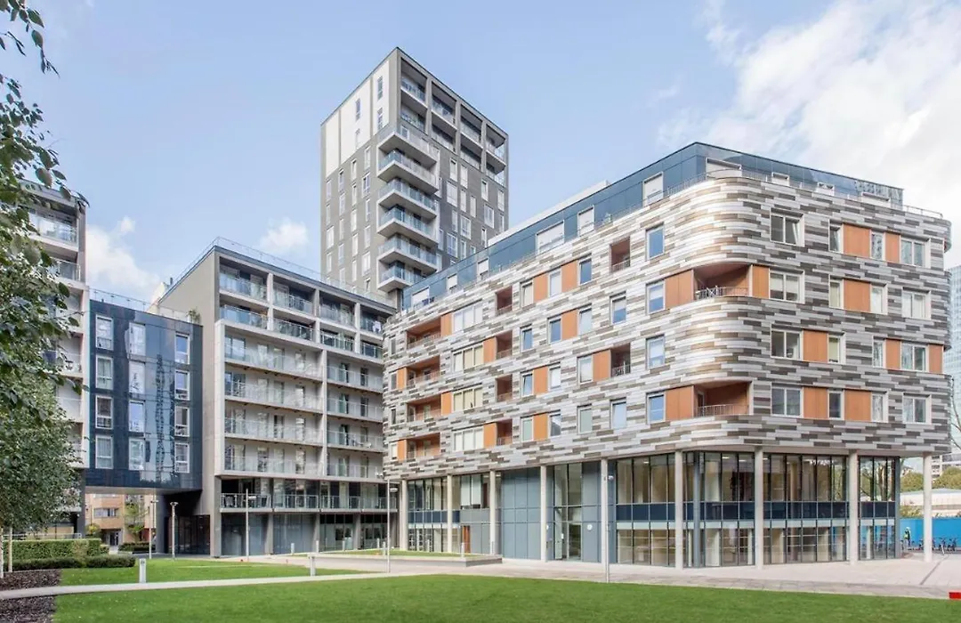 Studio Apartment Canary Wharf, London-1