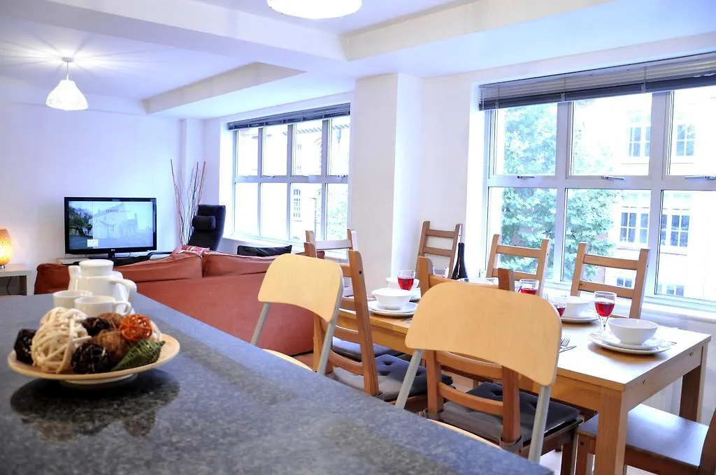 Beautiful 4-Bedroom Flat In London Bridge/Borough!-1