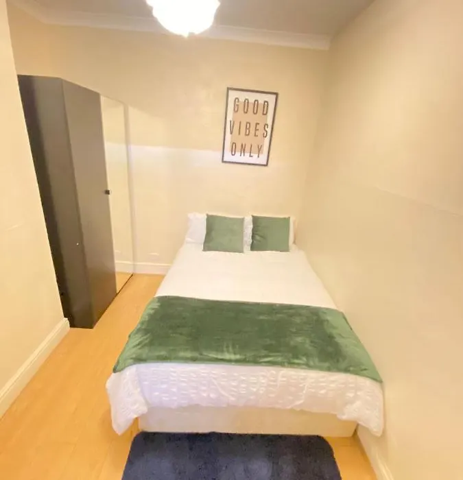 Seven Sister'S Rooms-1
