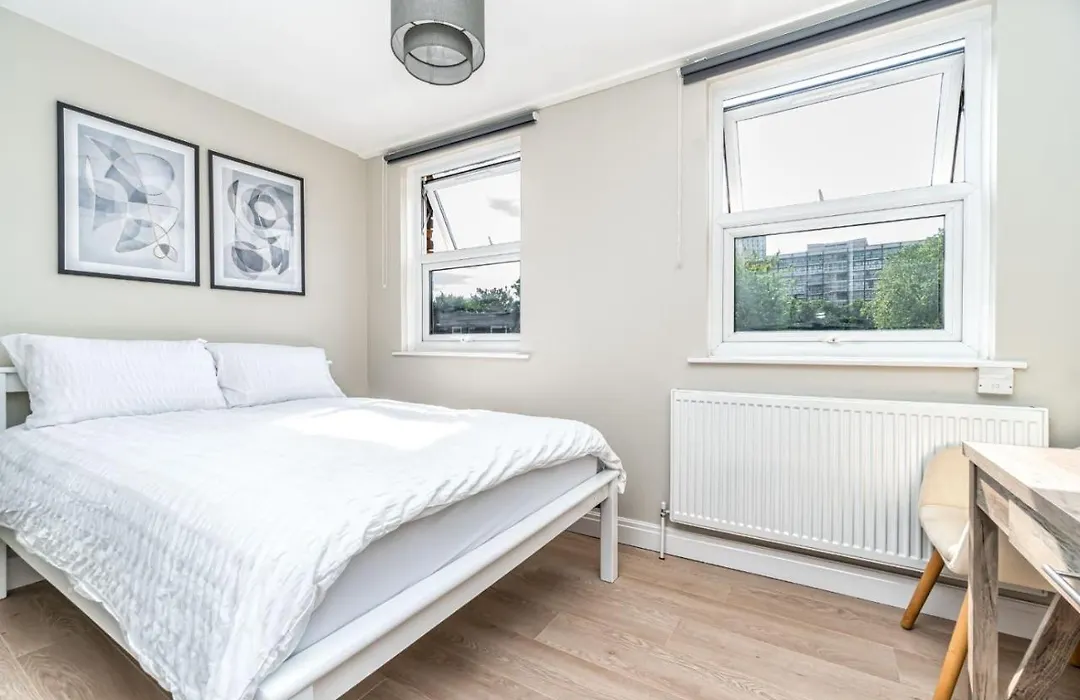 Bright Guest House In Canary Wharf-1