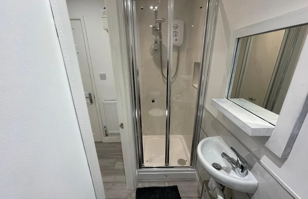 Guest Room-Studio, Woolwich-1