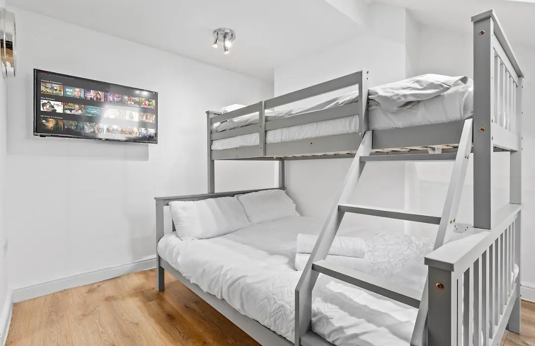 Canary Wharf Apartments-1