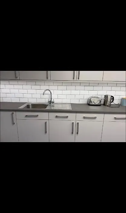 Great Private Room With Shared Bathroom -Sleeps 2 -Westminster Quick Links Central-1