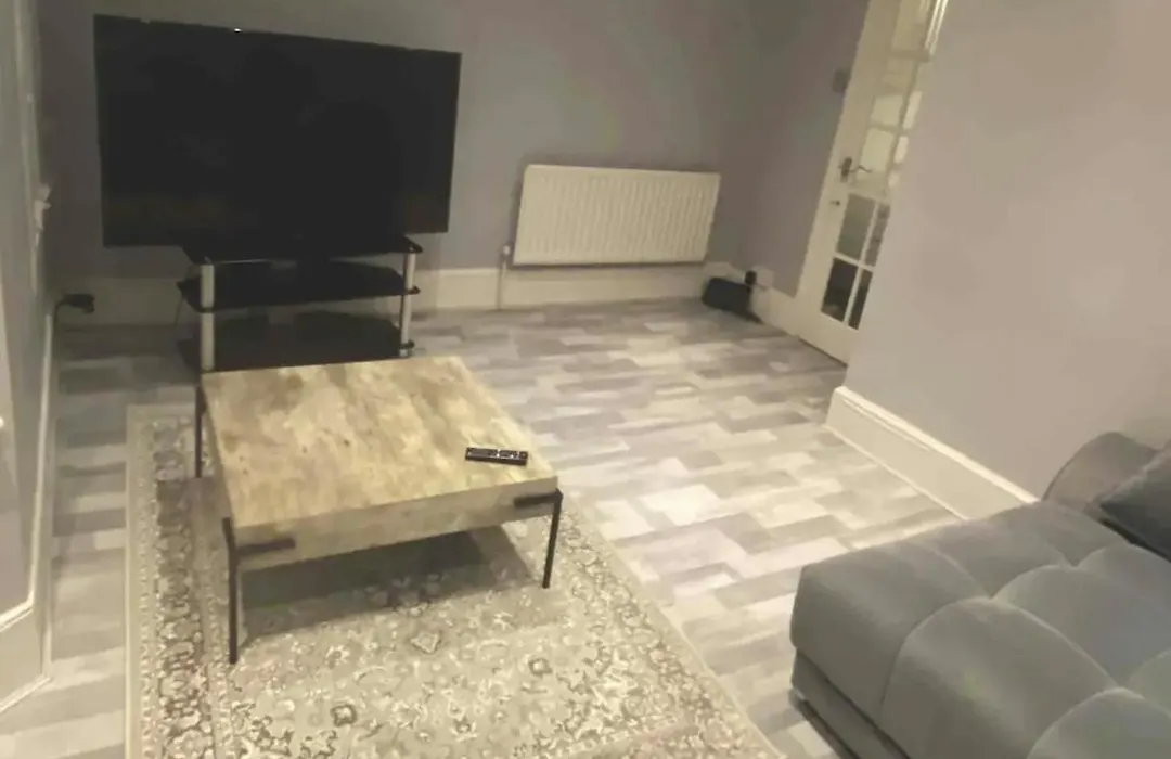 Double And Single Bedrooms In London Flat-1