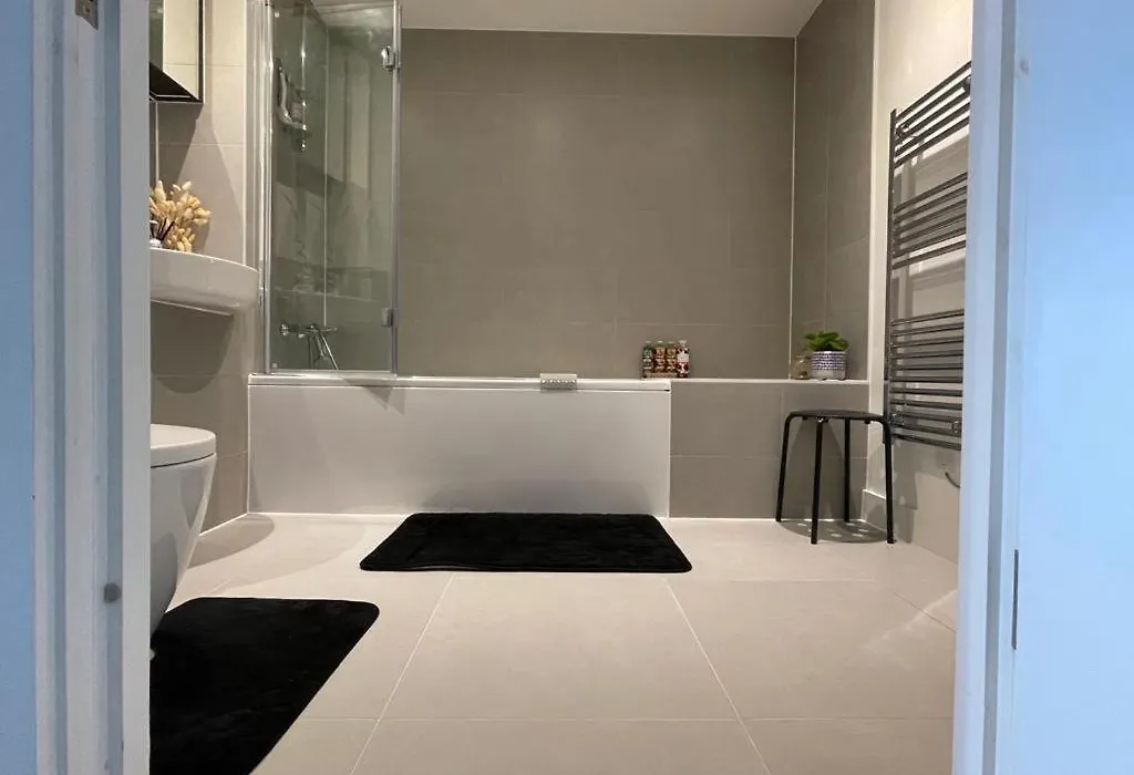 Echo Court-1