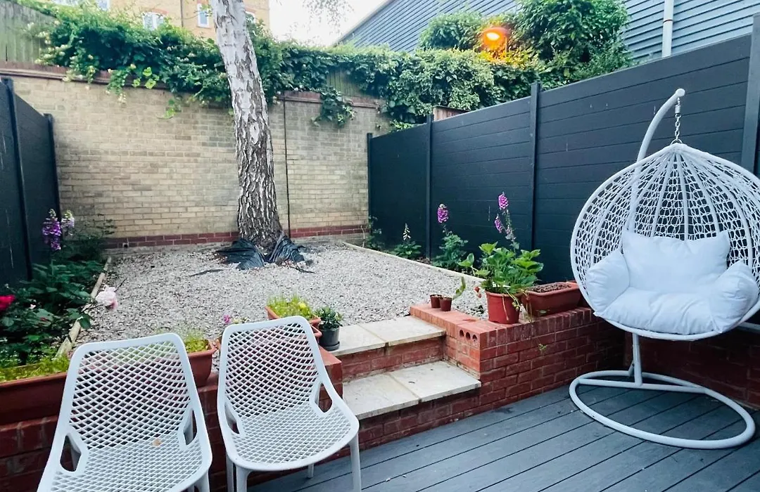 Riverside Premium En Suite Double Room E14-1