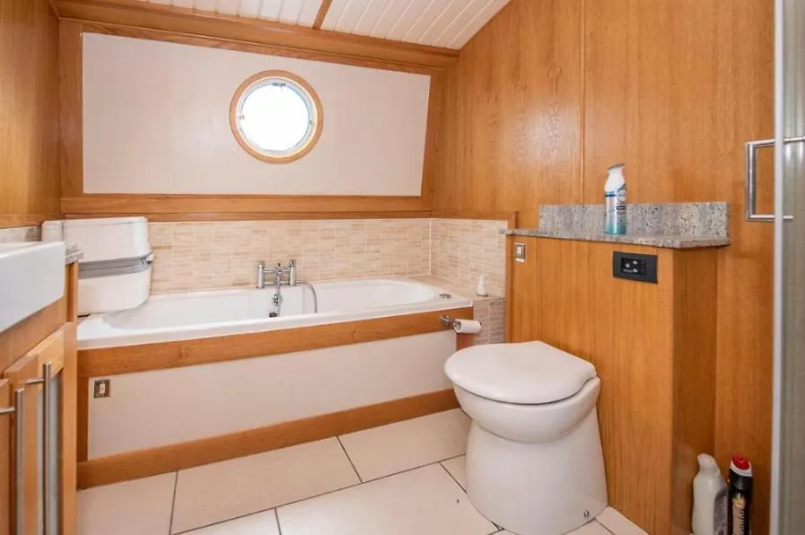 Luxury Boats And Moorings Scrubs Lane-1