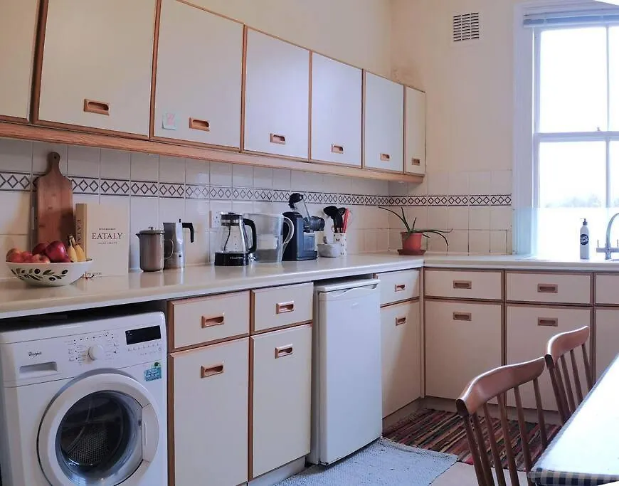 Cosy 1 Bed Flat Hideout In Kilburn-1