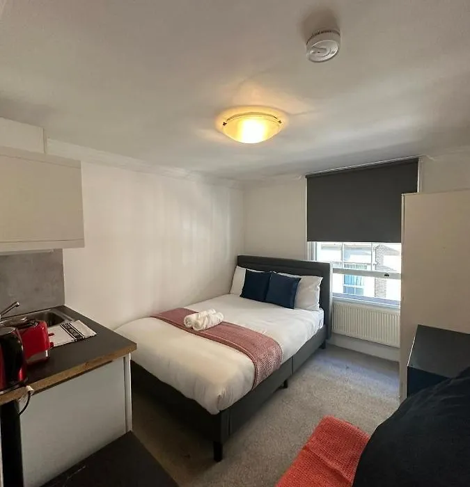 Spacious Comfortable Ensuite Rooms In 18Th Century Townhouse-1