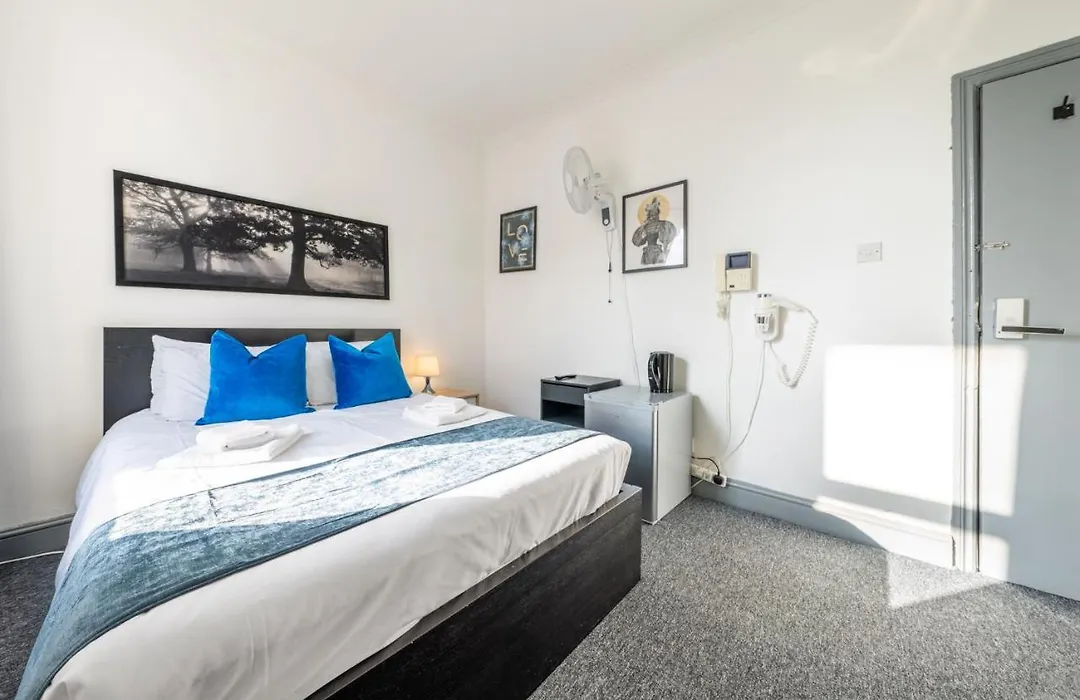 The Buross - Aldgate-1
