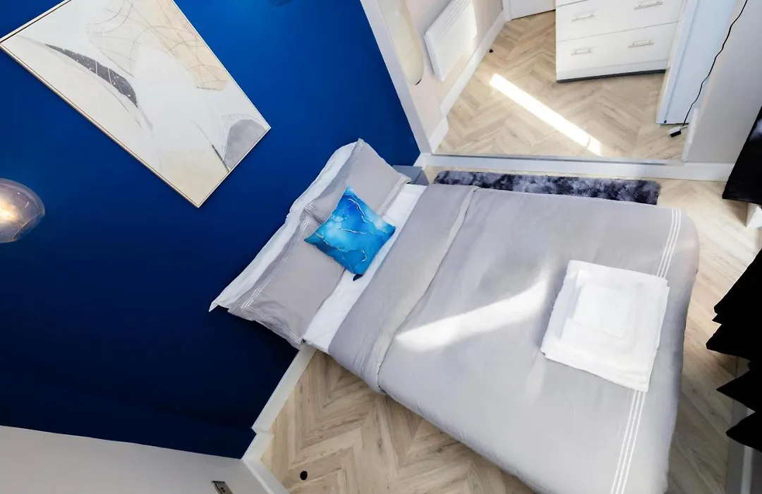 Ensuite Room With Garden-1