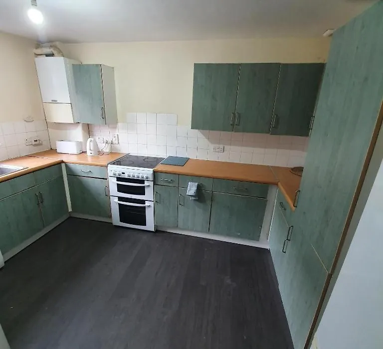 Large Room With Living Dining Rm Sleeps 4 People Free Car Parking Easy Access To Central London, O2 & Excel-1