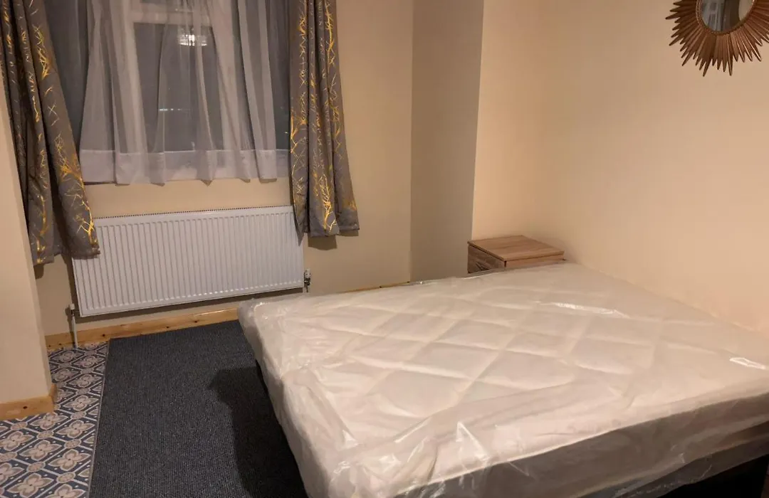 Tottenham Lane Guest House-1