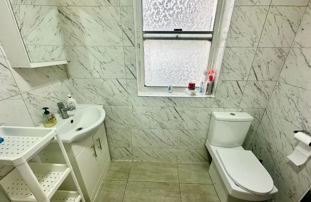Bethnal Green Rooms R2-1
