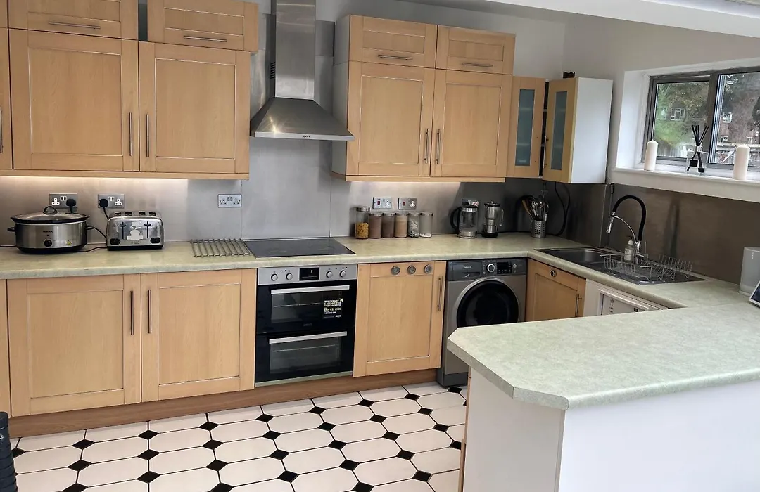 South London Comfy Large Double Bedroom 04-1