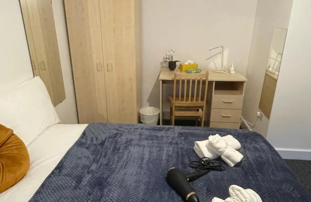 Lovely Triple And Quadruple Rooms In Euston & Square In Central London-1