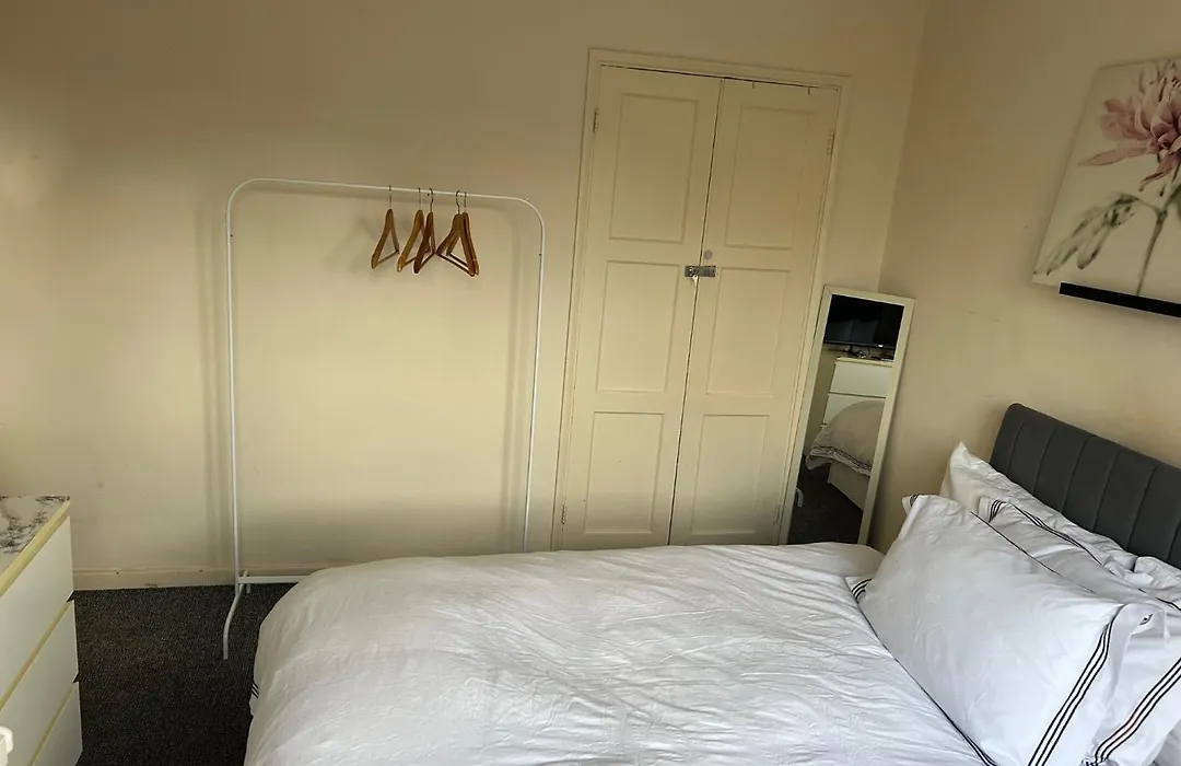Bright Master Bedroom Saturn-1