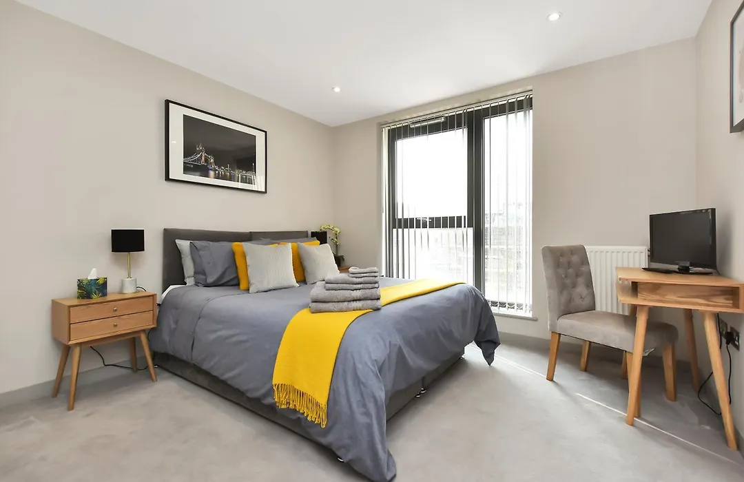 Esquire Apartments Ealing-1