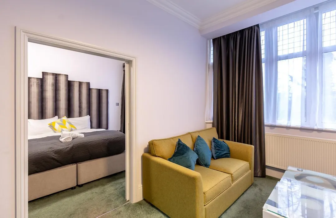 London Gatwick Inn-1