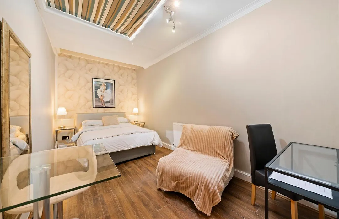 Central London Rooms-1