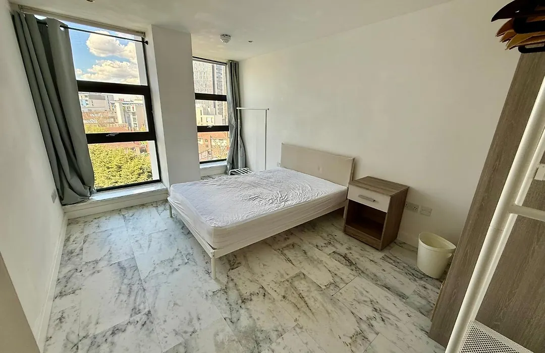 Deluxe Entire Apartment With 2X Bedrooms, 2X Bathrooms And A Big Living Room In The Olympic Park And Westfield At Stratford-1